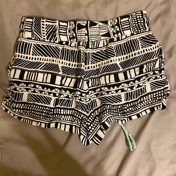 Patterned shorts - Picture 3 of 3